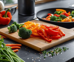 Recette facile : comment préparer une délicieuse poêlée de légumes colorés en moins de 20 minutes