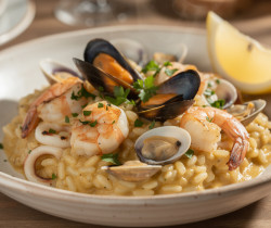 découvrez notre recette authentique de risotto aux fruits de mer, un plat italien savoureux et facile à préparer, idéal pour impressionner vos invités.