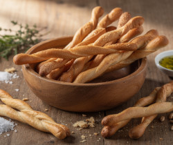 découvrez notre recette facile et rapide de grissini maison, les gressins italiens croustillants parfaits pour l'apéritif ou accompagner vos plats.