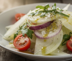 découvrez notre salade de fenouil à l'italienne, une recette fraîche et croquante parfaite pour une entrée légère et pleine de saveurs méditerranéennes.
