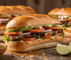 découvrez les tortas, les délicieux sandwichs mexicains garnis de saveurs authentiques, parfaits pour un repas savoureux et rapide.